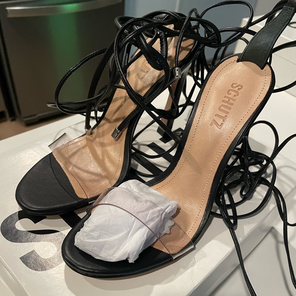 BRAND NEW! Schutz Jessie Sandal. Black. 7.5